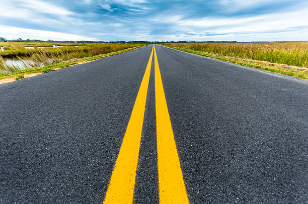 yellow-lines-in-highway-roads